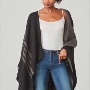 BB Dakota Cape Shawl Sweater Women OS Gray Reversible fall winter cozy comfy